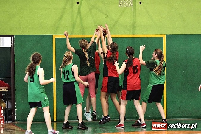 Zdjęcie w galerii na portalu naszraciborz.pl: Dziewczyny z G 1 najlepsze w koszykówce  wiadomości z regionu