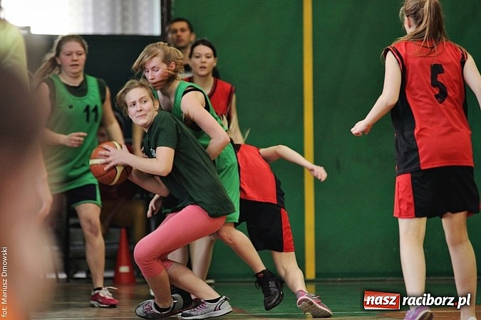 Zdjęcie w galerii na portalu naszraciborz.pl: Dziewczyny z G 1 najlepsze w koszykówce  wiadomości z regionu
