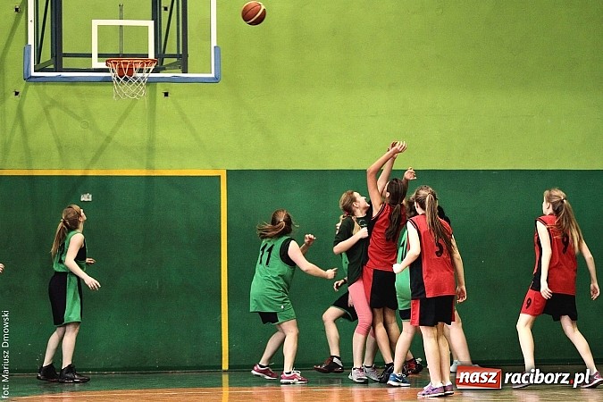 Zdjęcie w galerii na portalu naszraciborz.pl: Dziewczyny z G 1 najlepsze w koszykówce  wiadomości z regionu