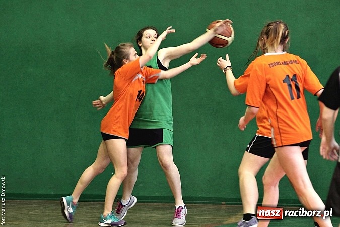 Zdjęcie w galerii na portalu naszraciborz.pl: Dziewczyny z G 1 najlepsze w koszykówce  wiadomości z regionu
