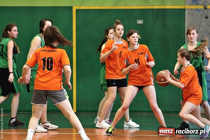 Zdjęcie w galerii na portalu naszraciborz.pl: Dziewczyny z G 1 najlepsze w koszykówce  wiadomości z regionu