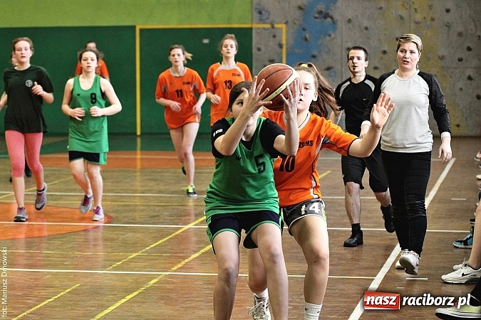 Zdjęcie w galerii na portalu naszraciborz.pl: Dziewczyny z G 1 najlepsze w koszykówce  wiadomości z regionu
