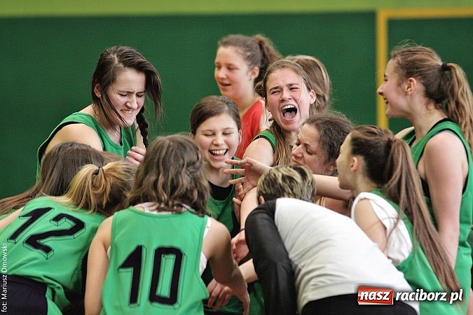 Zdjęcie w galerii na portalu naszraciborz.pl: Dziewczyny z G 1 najlepsze w koszykówce  wiadomości z regionu