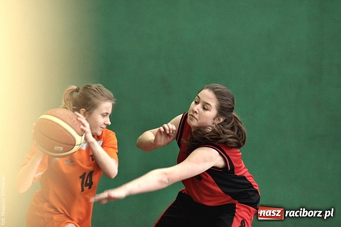 Zdjęcie w galerii na portalu naszraciborz.pl: Dziewczyny z G 1 najlepsze w koszykówce  wiadomości z regionu