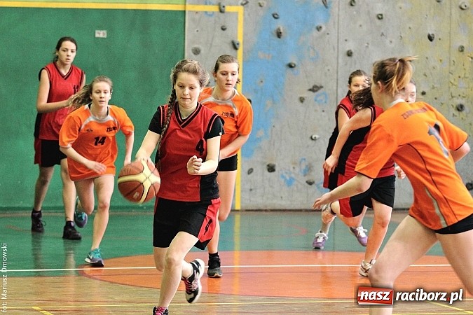 Zdjęcie w galerii na portalu naszraciborz.pl: Dziewczyny z G 1 najlepsze w koszykówce  wiadomości z regionu