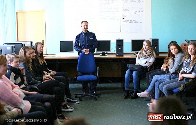 Zdjęcie w galerii na portalu naszraciborz.pl: Mowa nienawiści i hejterstwo w Internecie wiadomości z regionu