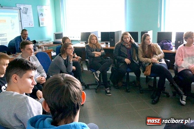 Zdjęcie w galerii na portalu naszraciborz.pl: Mowa nienawiści i hejterstwo w Internecie wiadomości z regionu