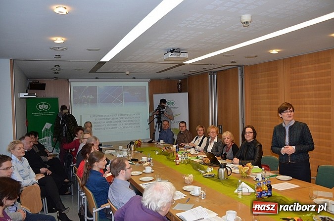 Zdjęcie w galerii na portalu naszraciborz.pl:  Przedstawiciele organizacji pozarządowych w Funduszu  wiadomości z regionu