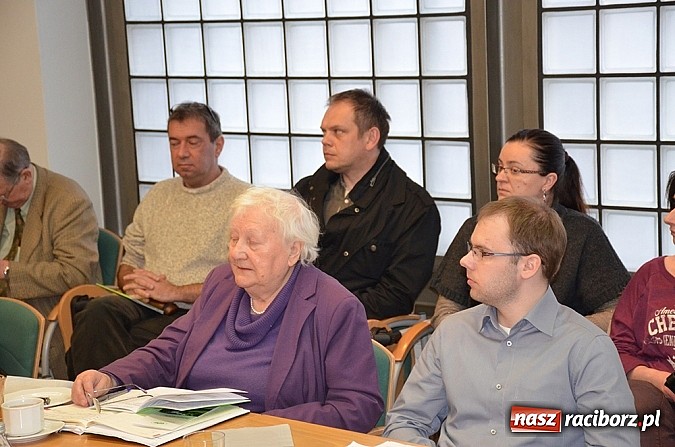 Zdjęcie w galerii na portalu naszraciborz.pl:  Przedstawiciele organizacji pozarządowych w Funduszu  wiadomości z regionu
