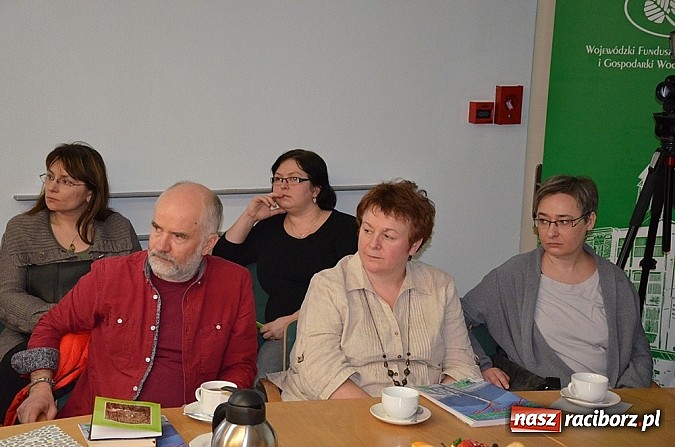 Zdjęcie w galerii na portalu naszraciborz.pl:  Przedstawiciele organizacji pozarządowych w Funduszu  wiadomości z regionu