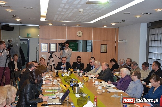 Zdjęcie w galerii na portalu naszraciborz.pl:  Przedstawiciele organizacji pozarządowych w Funduszu  wiadomości z regionu