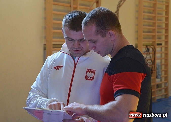 Zdjęcie w galerii na portalu naszraciborz.pl: Piękne zapaśniczki z Włoch i Węgier trenują w Raciborzu  wiadomości z regionu