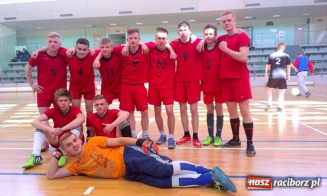 Zdjęcie w galerii na portalu naszraciborz.pl: Halowy turniej piłki nożnej wiadomości z regionu