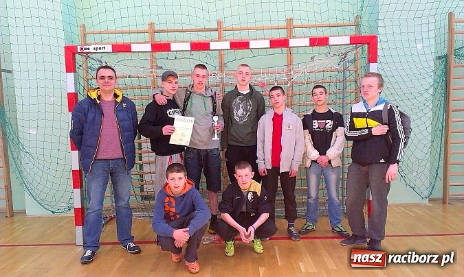 Zdjęcie w galerii na portalu naszraciborz.pl: Halowy turniej piłki nożnej wiadomości z regionu