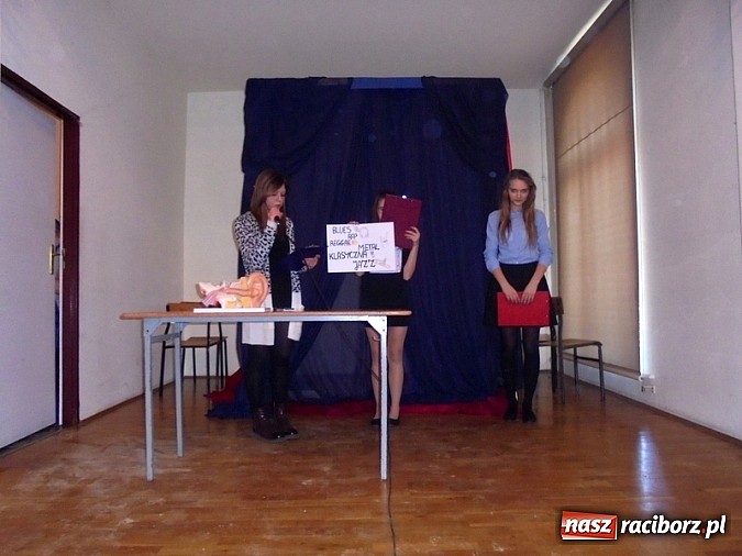 Zdjęcie w galerii na portalu naszraciborz.pl: W Gimnazjum na Opawskiej mocno eksperymentują  wiadomości z regionu