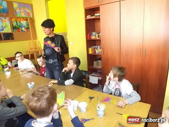 Zdjęcie w galerii na portalu naszraciborz.pl: Warsztaty dla najmłodszych uczniów w MDK  wiadomości z regionu