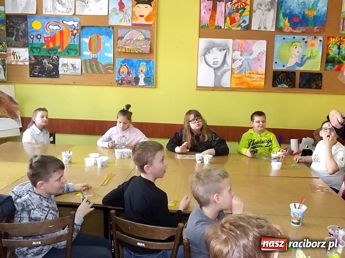 Zdjęcie w galerii na portalu naszraciborz.pl: Warsztaty dla najmłodszych uczniów w MDK  wiadomości z regionu
