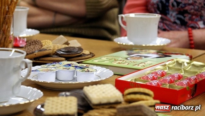 Zdjęcie w galerii na portalu naszraciborz.pl: Mała czarna i książka kulinarna  wiadomości z regionu
