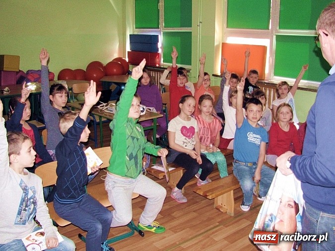 Zdjęcie w galerii na portalu naszraciborz.pl: Dzieci z SP 15 dowiedziały się wszystkiego o bezpiecznym korzystaniu z prądu wiadomości z regionu