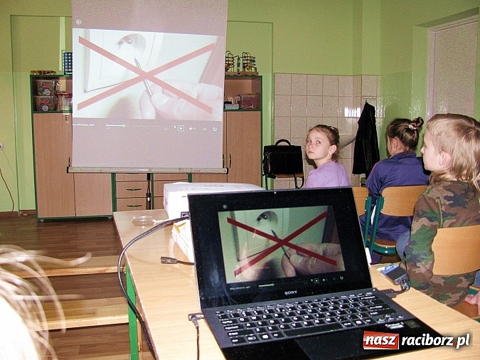 Zdjęcie w galerii na portalu naszraciborz.pl: Dzieci z SP 15 dowiedziały się wszystkiego o bezpiecznym korzystaniu z prądu wiadomości z regionu