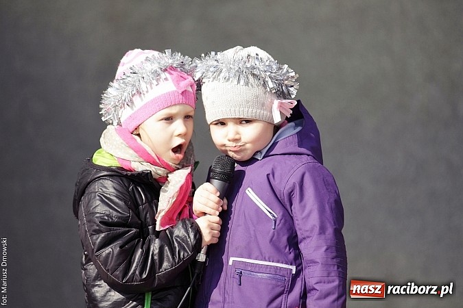 Zdjęcie w galerii na portalu naszraciborz.pl: Przedszkolaki w parku Roth pożegnały zimę i uroczyście powitały wiosnę wiadomości z regionu