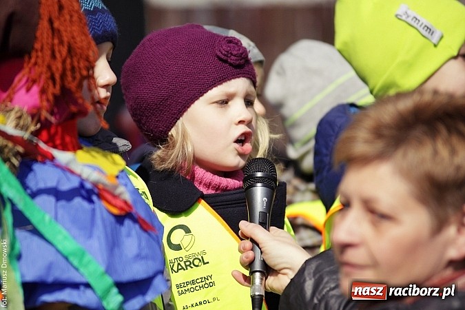 Zdjęcie w galerii na portalu naszraciborz.pl: Przedszkolaki w parku Roth pożegnały zimę i uroczyście powitały wiosnę wiadomości z regionu