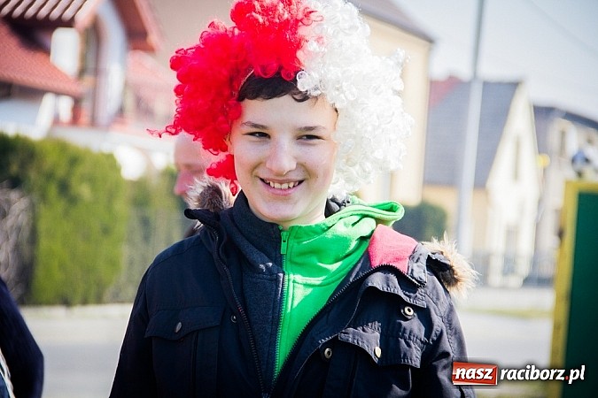 Zdjęcie w galerii na portalu naszraciborz.pl: W Studziennej jak co roku spalili bałwana wiadomości z regionu