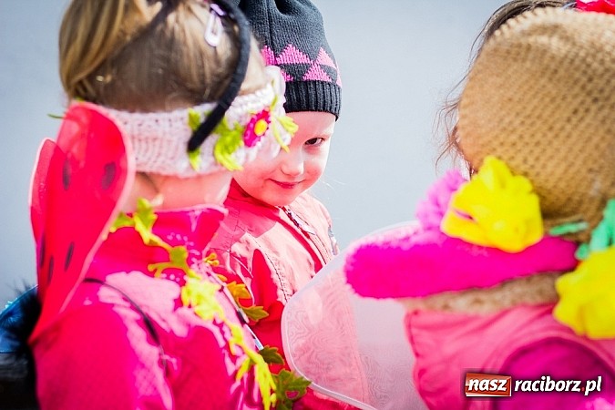 Zdjęcie w galerii na portalu naszraciborz.pl: Pani Wiosna przyszła do przedszkolaków w Sudole  wiadomości z regionu