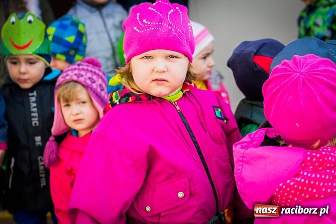 Zdjęcie w galerii na portalu naszraciborz.pl: Pani Wiosna przyszła do przedszkolaków w Sudole  wiadomości z regionu