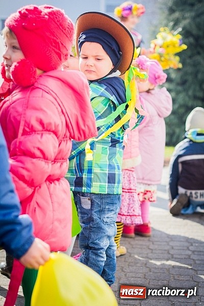 Zdjęcie w galerii na portalu naszraciborz.pl: Pani Wiosna przyszła do przedszkolaków w Sudole  wiadomości z regionu