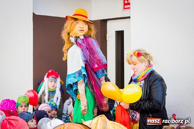Zdjęcie w galerii na portalu naszraciborz.pl: Pani Wiosna przyszła do przedszkolaków w Sudole  wiadomości z regionu