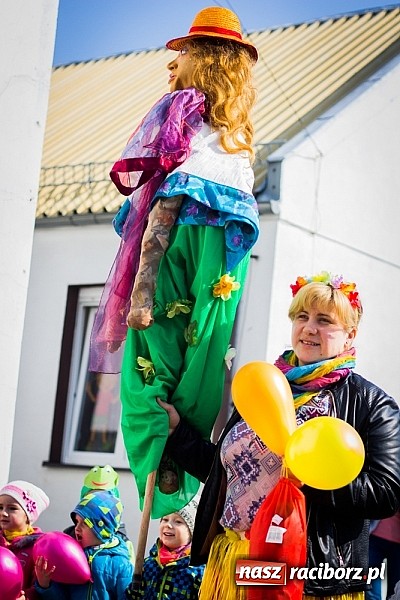 Zdjęcie w galerii na portalu naszraciborz.pl: Pani Wiosna przyszła do przedszkolaków w Sudole  wiadomości z regionu