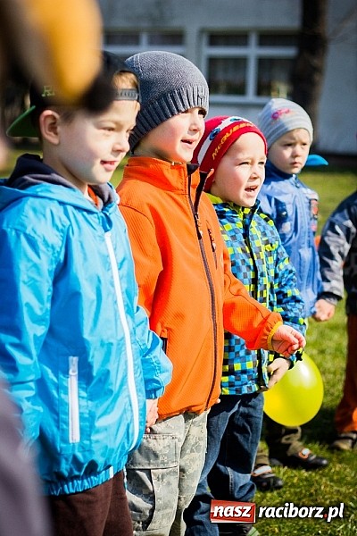 Zdjęcie w galerii na portalu naszraciborz.pl: Pani Wiosna przyszła do przedszkolaków w Sudole  wiadomości z regionu