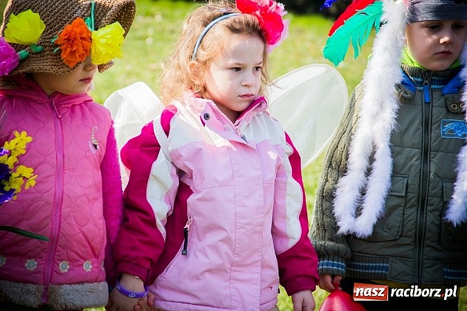 Zdjęcie w galerii na portalu naszraciborz.pl: Pani Wiosna przyszła do przedszkolaków w Sudole  wiadomości z regionu