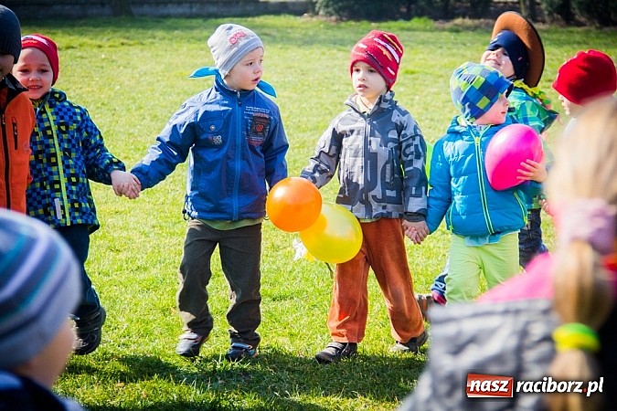 Zdjęcie w galerii na portalu naszraciborz.pl: Pani Wiosna przyszła do przedszkolaków w Sudole  wiadomości z regionu