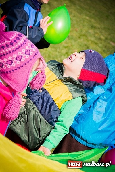 Zdjęcie w galerii na portalu naszraciborz.pl: Pani Wiosna przyszła do przedszkolaków w Sudole  wiadomości z regionu