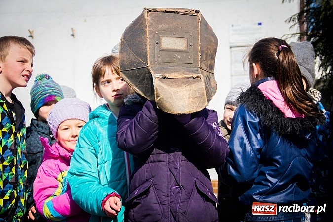 Zdjęcie w galerii na portalu naszraciborz.pl: Pani Wiosna przyszła do przedszkolaków w Sudole  wiadomości z regionu