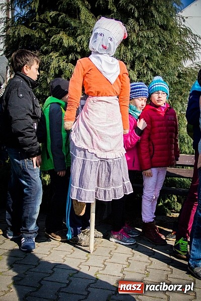 Zdjęcie w galerii na portalu naszraciborz.pl: Pani Wiosna przyszła do przedszkolaków w Sudole  wiadomości z regionu