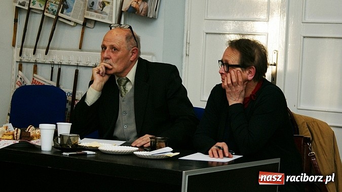 Zdjęcie w galerii na portalu naszraciborz.pl: Jak rozwinąć skrzydła - debata w książnicy wiadomości z regionu