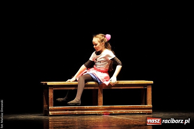 Zdjęcie w galerii na portalu naszraciborz.pl: Skaza wystawiła w RCK Moją ławeczkę wiadomości z regionu