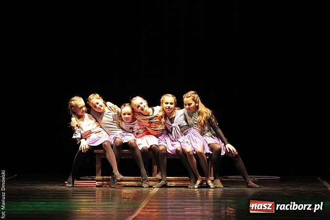 Zdjęcie w galerii na portalu naszraciborz.pl: Skaza wystawiła w RCK Moją ławeczkę wiadomości z regionu