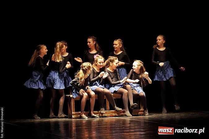 Zdjęcie w galerii na portalu naszraciborz.pl: Skaza wystawiła w RCK Moją ławeczkę wiadomości z regionu