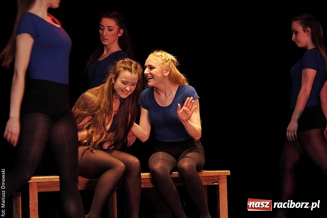 Zdjęcie w galerii na portalu naszraciborz.pl: Skaza wystawiła w RCK Moją ławeczkę wiadomości z regionu