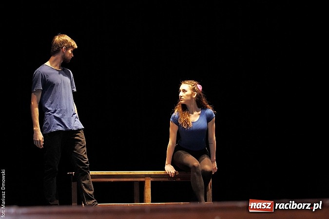 Zdjęcie w galerii na portalu naszraciborz.pl: Skaza wystawiła w RCK Moją ławeczkę wiadomości z regionu