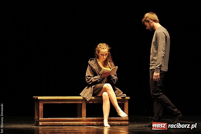 Zdjęcie w galerii na portalu naszraciborz.pl: Skaza wystawiła w RCK Moją ławeczkę wiadomości z regionu