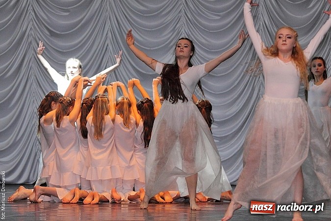 Zdjęcie w galerii na portalu naszraciborz.pl: Skaza wystawiła w RCK Moją ławeczkę wiadomości z regionu