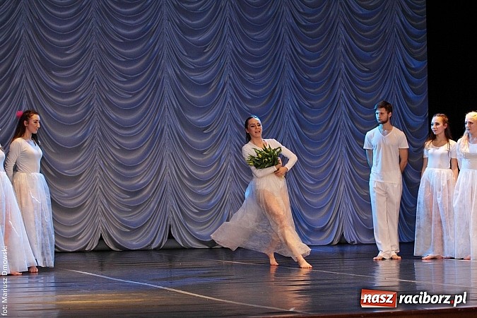 Zdjęcie w galerii na portalu naszraciborz.pl: Skaza wystawiła w RCK Moją ławeczkę wiadomości z regionu