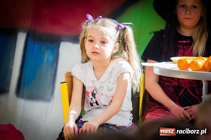 Zdjęcie w galerii na portalu naszraciborz.pl: Kolorowe Dni Otwarte w SP 13 wiadomości z regionu