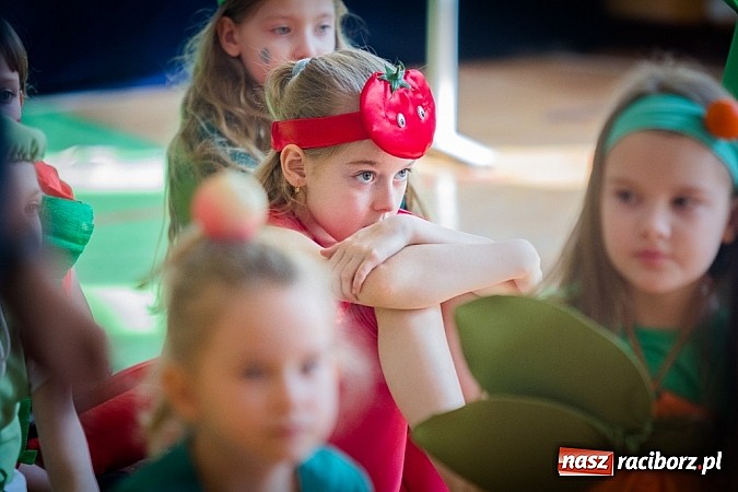 Zdjęcie w galerii na portalu naszraciborz.pl: Kolorowe Dni Otwarte w SP 13 wiadomości z regionu