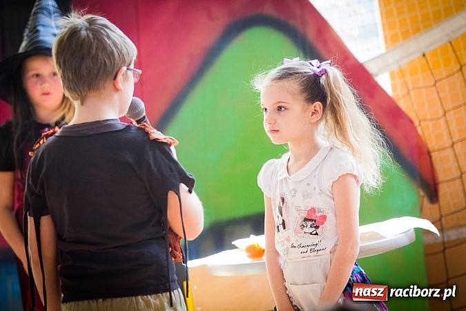 Zdjęcie w galerii na portalu naszraciborz.pl: Kolorowe Dni Otwarte w SP 13 wiadomości z regionu